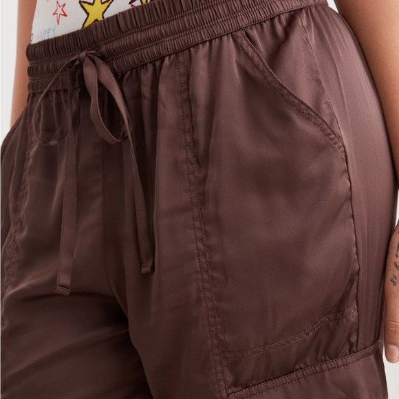 Aerie Brown Silky Satin lightweight Jogger Pants with Cargo Pockets Sz Med - Picture 3 of 10